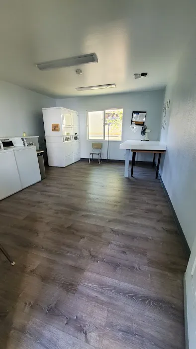 Arbor Mobile Home Park Picture 2