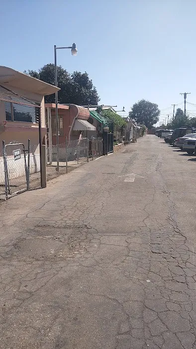 Peter Pan Mobile Home Park Picture 4
