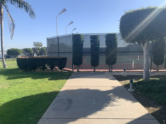 Mertz Del Amo Estates Picture 3