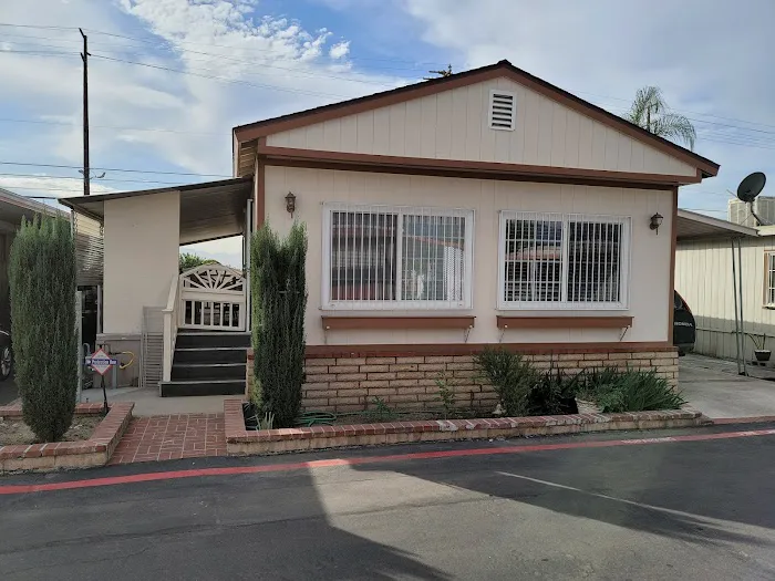 Thunderbird Mobile Park Picture 8