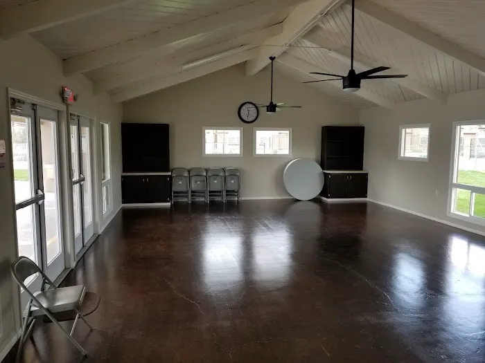 Thunderbird Mobile Park Picture 6