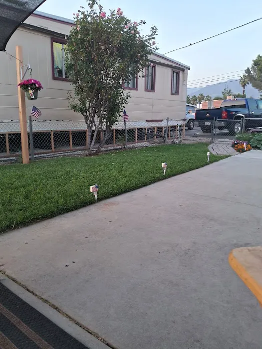 Emerald Oasis Trailer Park Picture 8