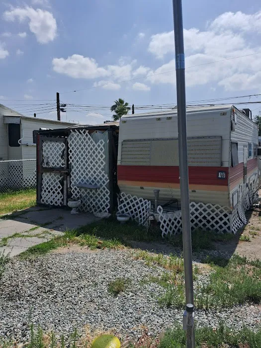 Emerald Oasis Trailer Park Picture 6