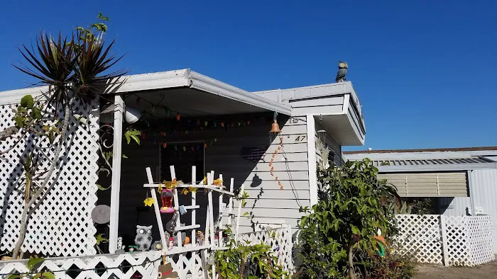 Emerald Gardens Mobile Home Estates Picture 2