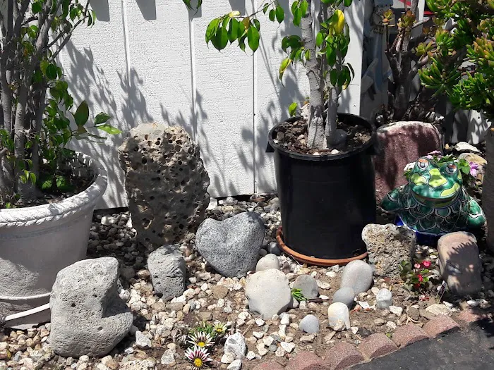 Garden West Estates Picture 8