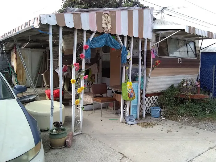 Normandie Mobile Home Park Picture 3