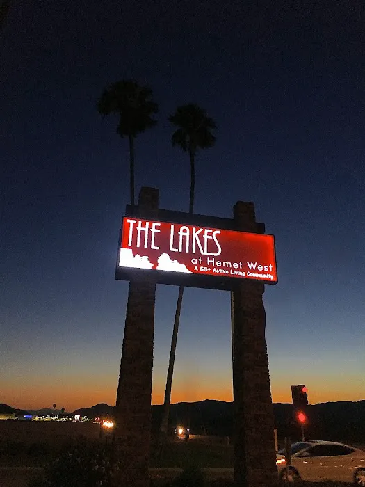 The Lakes at Hemet West Picture 9