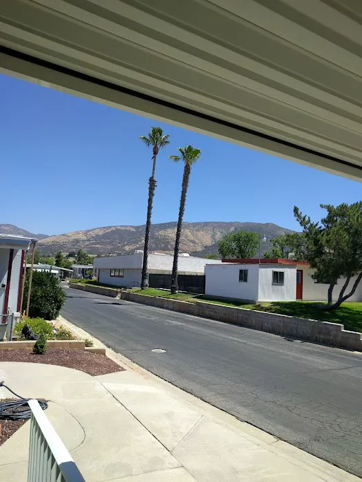 Executive Mobilehome Estates Picture 2