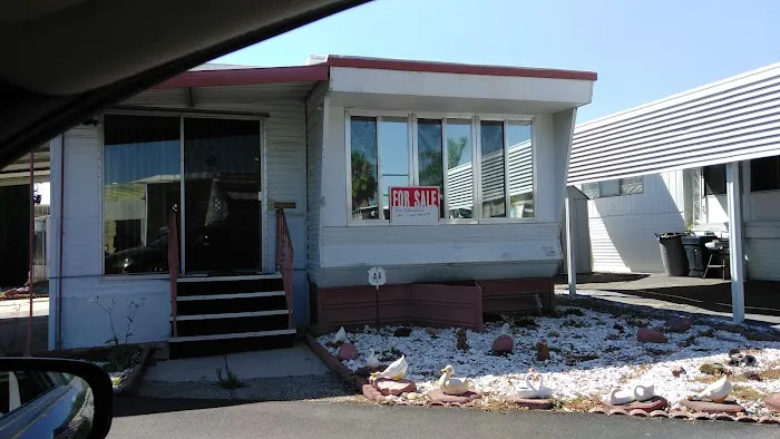 Patrician Mobile Home Park Picture 7