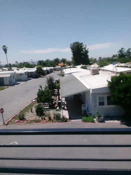 Knollwood Mobile Home Estates Picture 10
