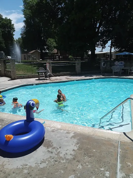 Cherry Valley Lakes RV Resort Picture 4