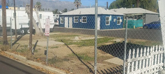 Kozy trailer park Picture 8