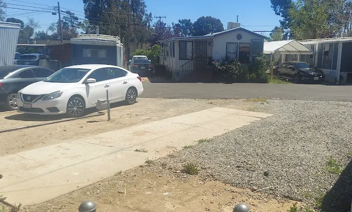 Kozy trailer park Picture 6