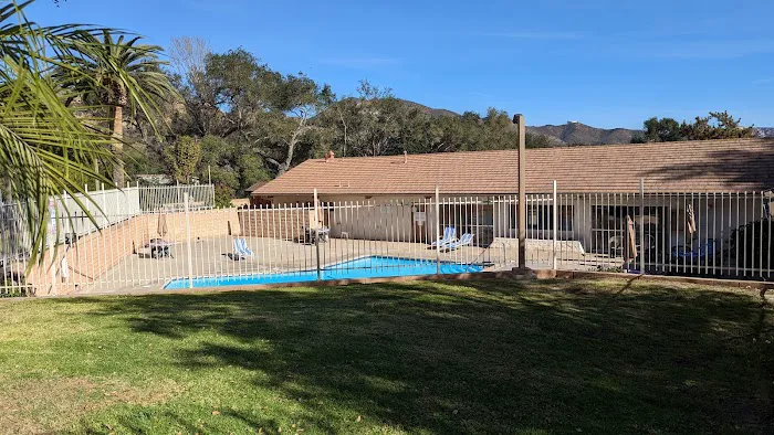 Valley Oaks Mobile Home Park Picture 2
