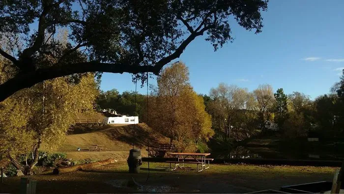 Champagne Lakes RV Resort Picture 5