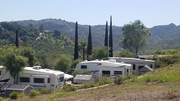 Champagne Lakes RV Resort Picture 10
