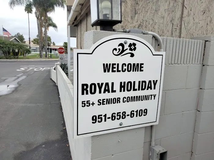 Royal Holiday Picture 5