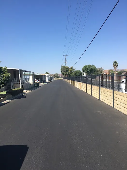 Sunburst Mobile Home Park - A 55+ Community Picture 3