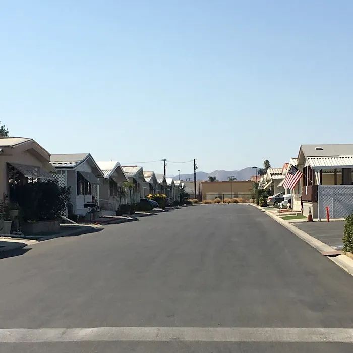 Sunburst Mobile Home Park - A 55+ Community Picture 4