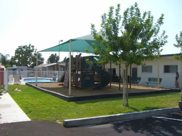 Sun Valley Estates Manufactured Housing Community Picture 10