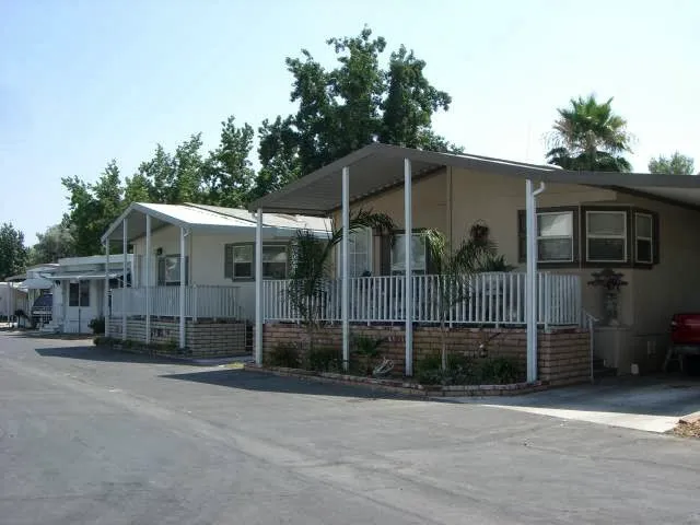 Mirage Estates Manufactured Housing Community Picture 7