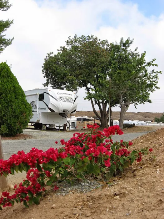 Country Hills RV Park Picture 1