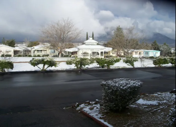 Anza Pines Mobile Home Park Picture 7