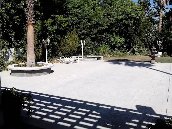 1097 North State LLC Picture 10