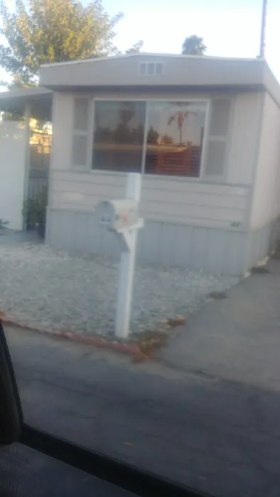 Palm Villa MHC LLC Picture 5