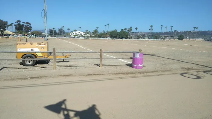 Del Mar Fairgrounds Surf & Turf RV Park Picture 3