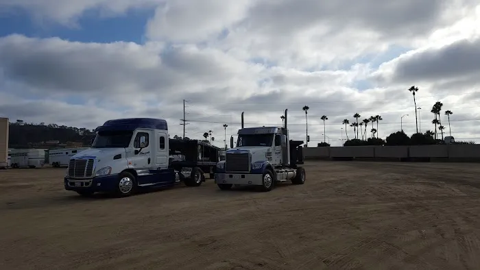 Del Mar Fairgrounds Surf & Turf RV Park Picture 5