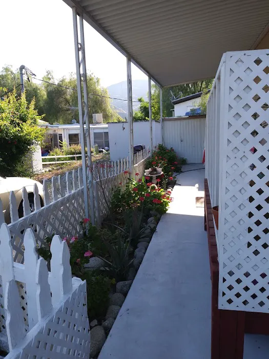 Oasis Mobile Home Park Picture 6