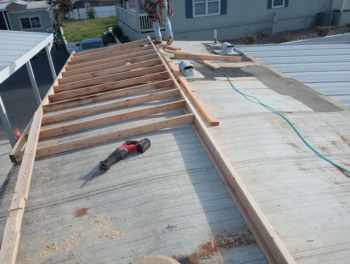 Greencrest Mobilehome Park Picture 8