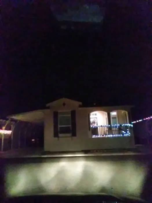 Woods Mobilehome Park Picture 3