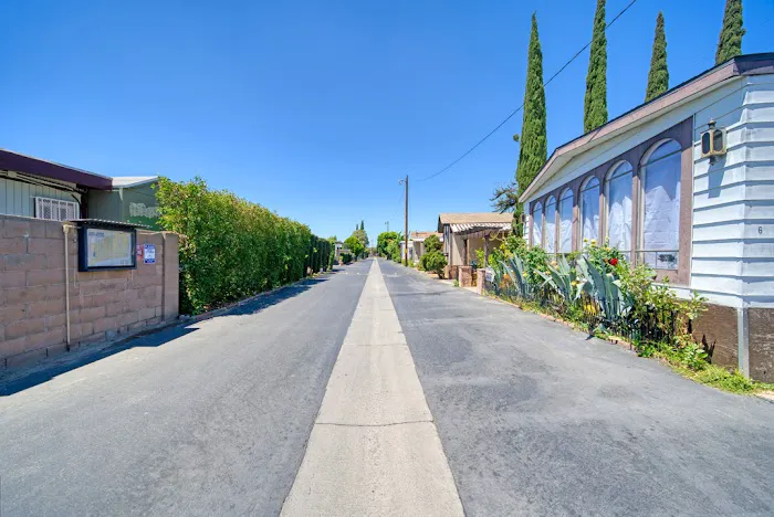 Laurel Canyon MHE Picture 2