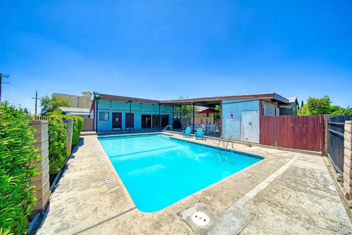 Laurel Canyon MHE Picture 1