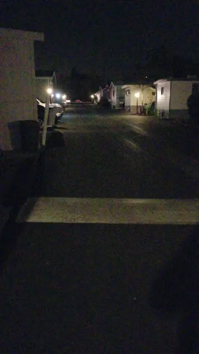 Glenoaks Mobilehome Park Picture 5