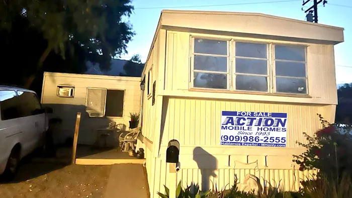 Western Village Mobile Home Park Picture 10