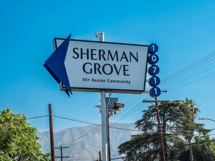 Sherman Grove Mobile Home Park Picture 7