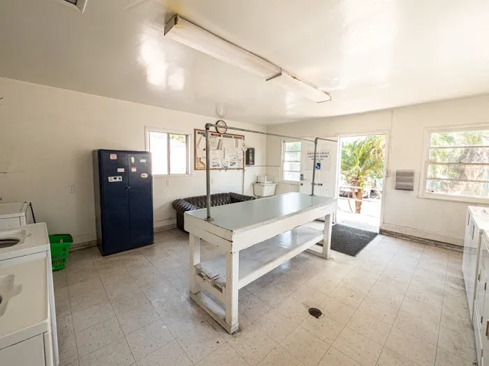 Sherman Grove Mobile Home Park Picture 2