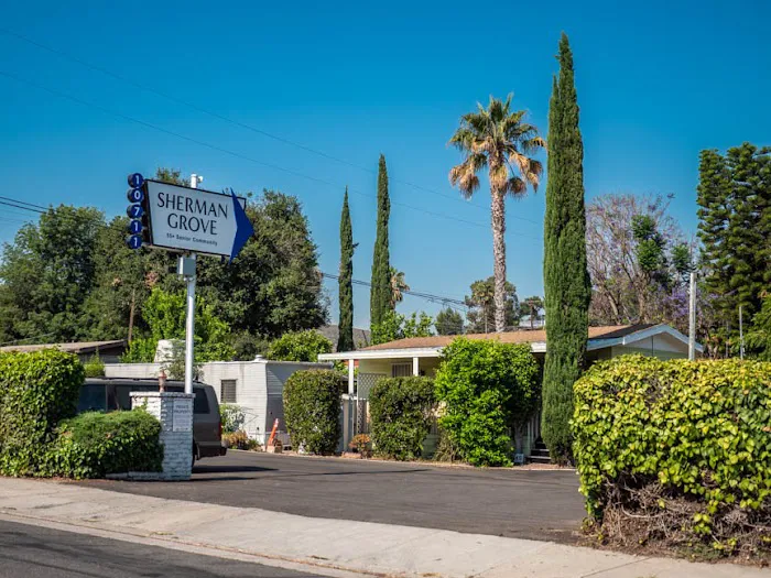 Sherman Grove Mobile Home Park Picture 6