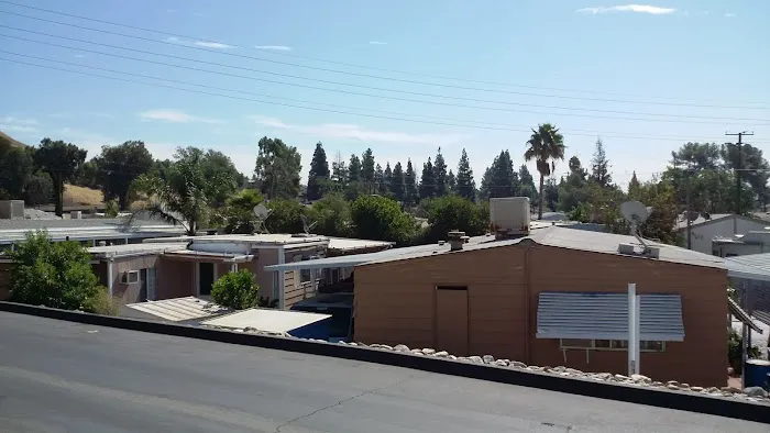 Blue Star Mobile Home Park Picture 9
