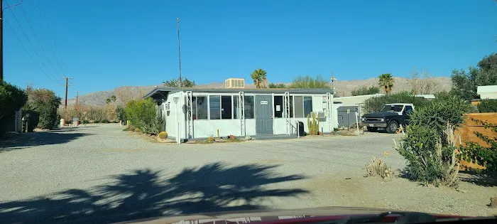 Palm Drive RV & Mobile Home Park Picture 2
