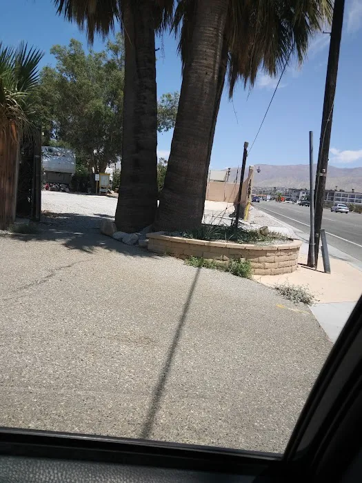 Palm Drive RV & Mobile Home Park Picture 10