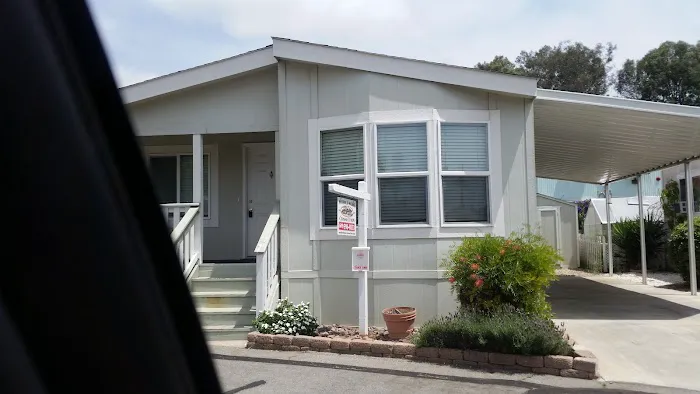 Starlight Mobile Home Park Picture 8