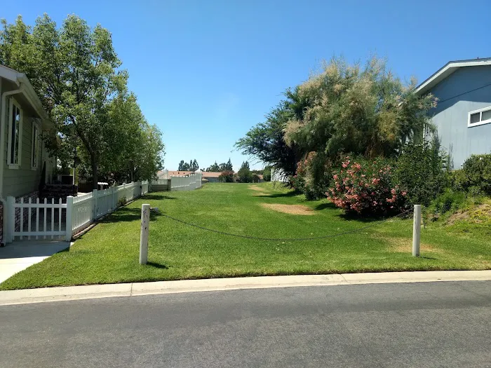 Oakridge Mobile Home Park Picture 4