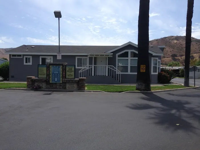 Tradewinds Mobilehome Park Picture 9