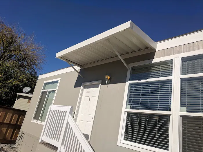 Tradewinds Mobilehome Park Picture 5