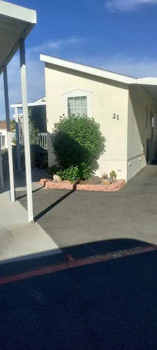 Tradewinds Mobilehome Park Picture 3