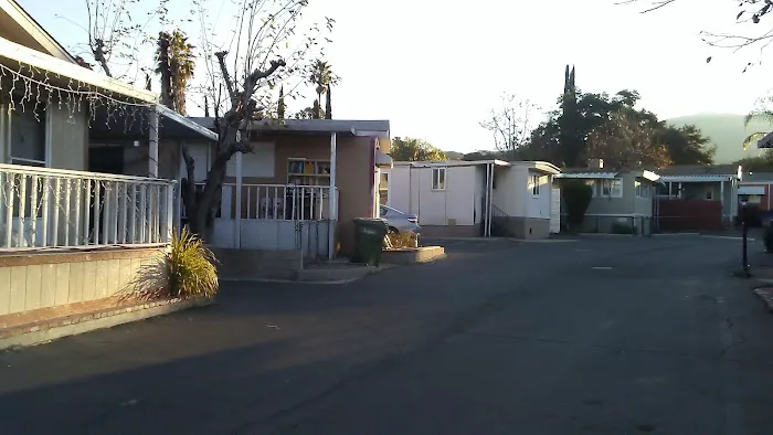 Polynesian Mobile Home Park Picture 7